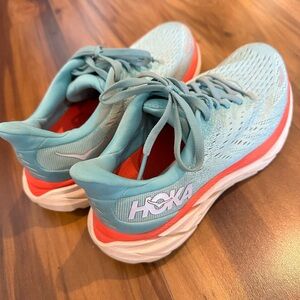 Hokas womens Clifton’s size 7w
